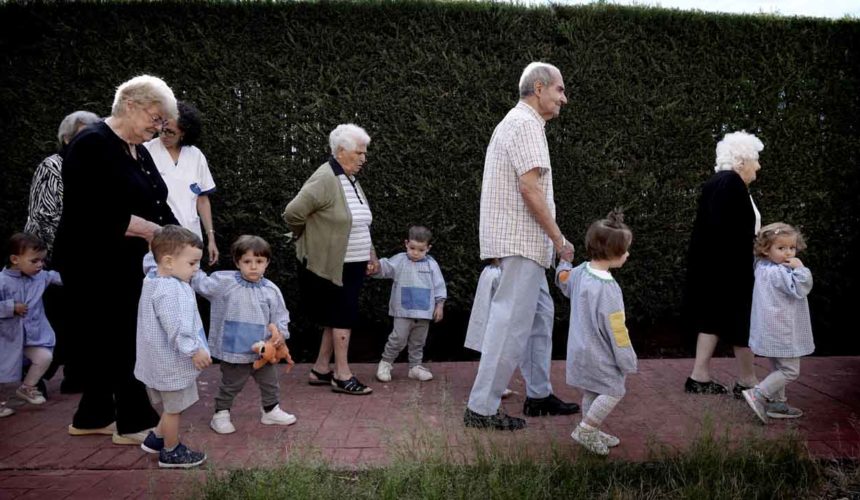 La preciosa historia de una guardería dentro de una residencia de ancianos